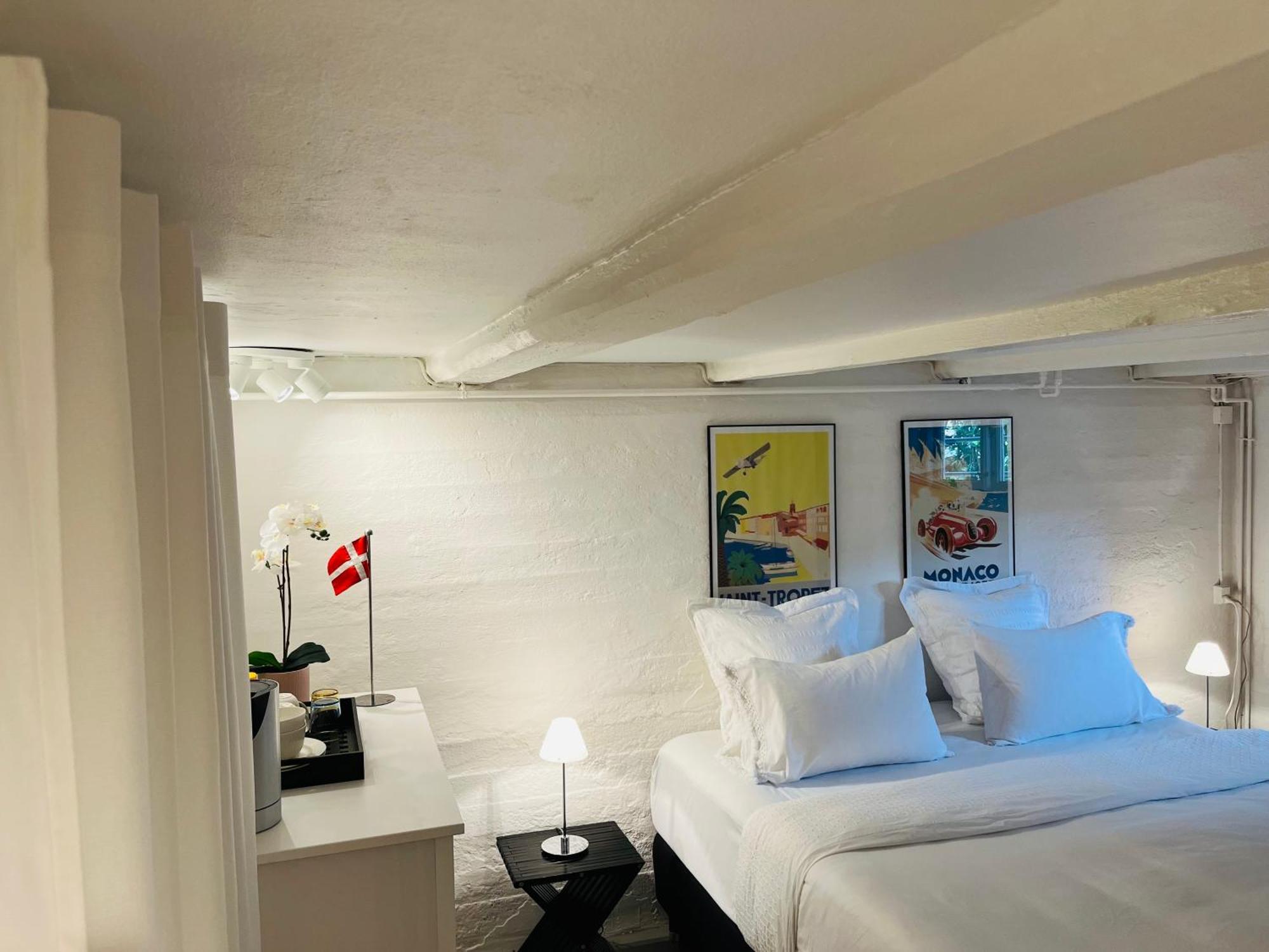 With Private Bathroom, 10-15 Min To Copenhagen Homestay