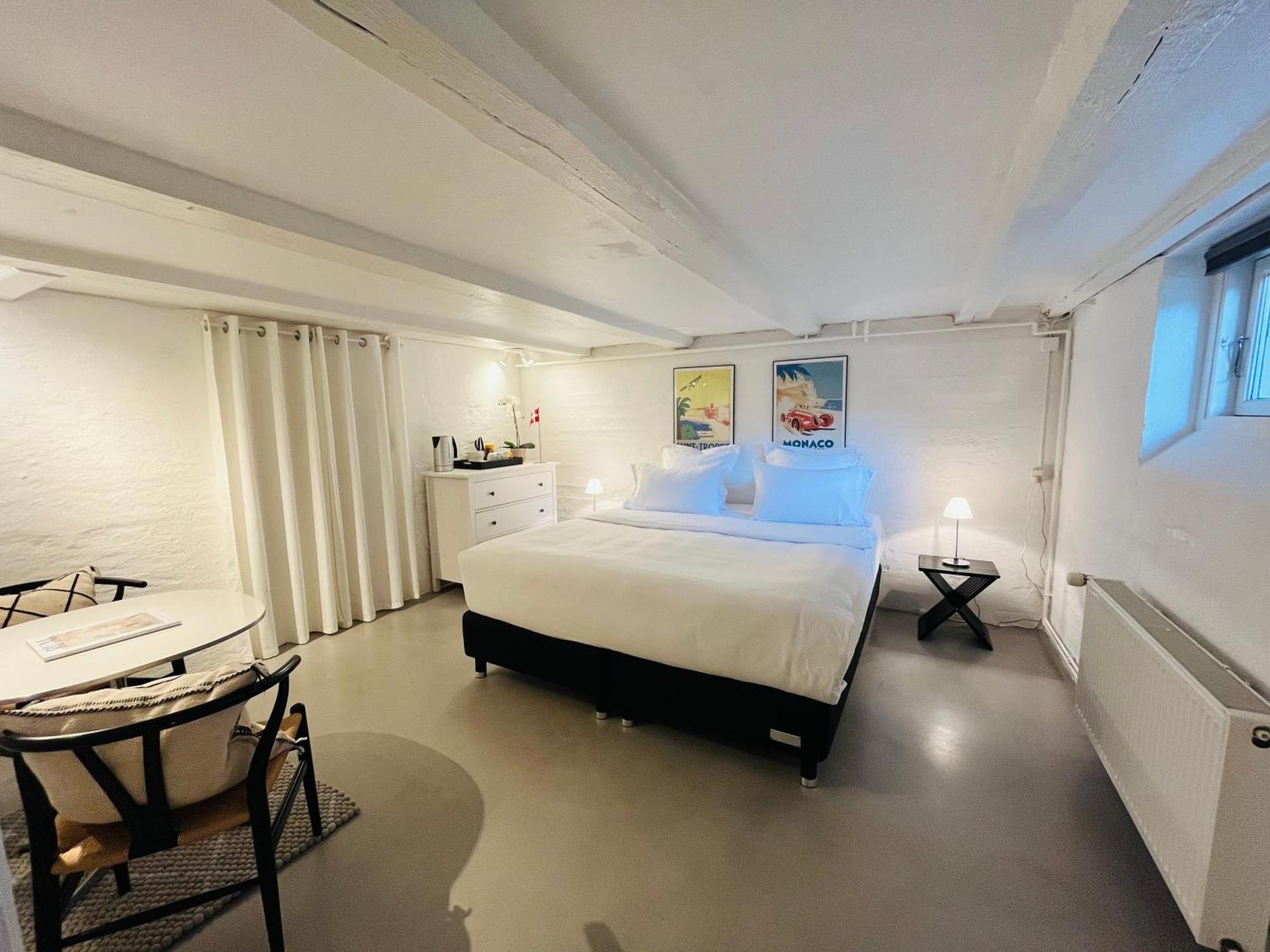 With Private Bathroom, 10-15 Min To Copenhagen Homestay